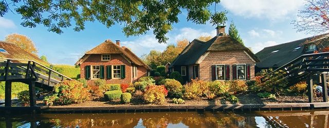 越境のご相談実例【前編】 隣家の一部が少し越境しているのですが、自宅はこのまま売れますか？